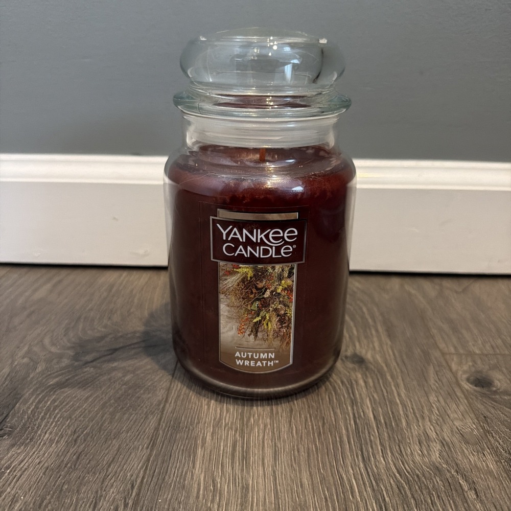 Yankee Candle Autumn Wreath Large Jar Red Candle New Unburned 22 oz - Picture 1 of 4
